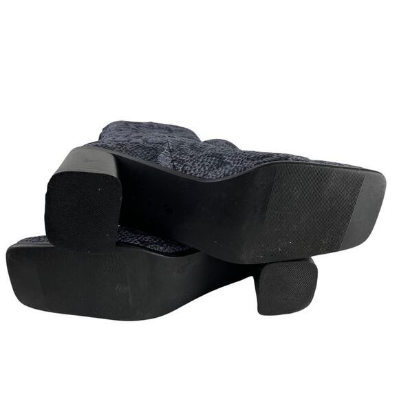 Vintage square toe chunky heel gray black snakeskin pattern fabric upper boot - Picture 4 of 7